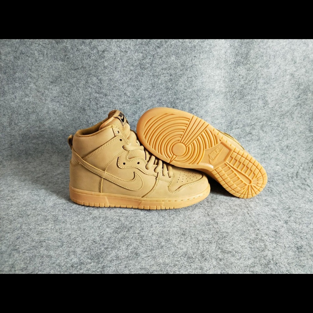 NIKE DUNK HI PREMIUM SNEAKERS